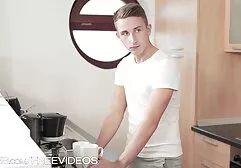 ونسا آبی از هود عکس پورن متحرک